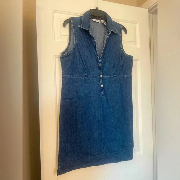Liz Claiborne Dresses & Skirts - Liz Claiborne Woman’s Denim Sleeveless Dress Size 14 Vintage Collared V Neck